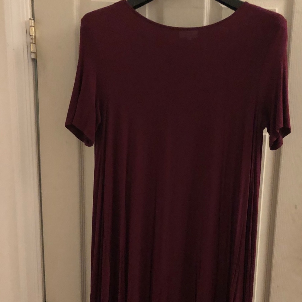 3/$20 piko high low burgundy shift dress